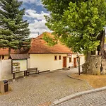 Koruna 3* Zlatá Koruna