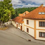 Koruna 3* Zlatá Koruna